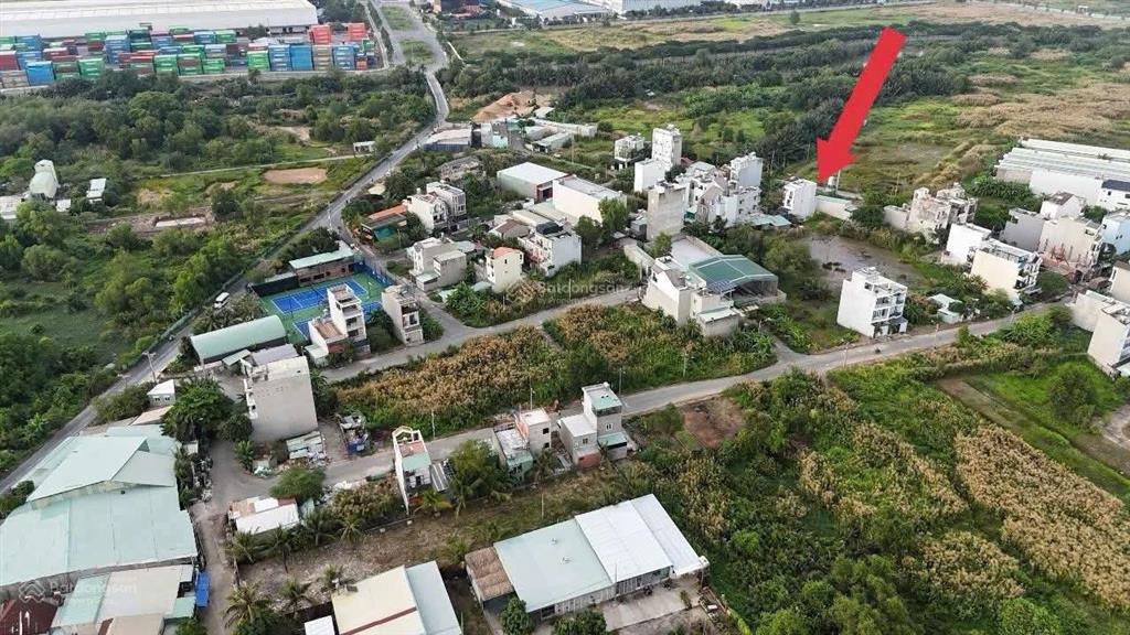 Chủ gởi a13  samsung 1  107m2 đường thông đẹp mới đổ nhựa, dân cư đông đúc, hệ số xây dựng 4.0