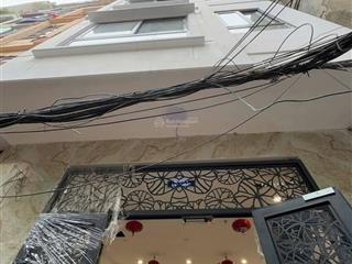 Bán tòa nhà chdv  ccmn 562 đường láng 75m2, 6 tầng thang máy, 15 căn hộ  dòng tiền 80triệu/tháng