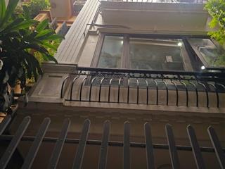 Cô mình bán nhà nguyễn khánh toàn  20m ra mặt phố  cam kết không quy hoạch  nhà đẹp ở ngay