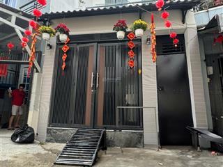 Chính chủ cần bán nhà 1 lầu mặt tiền hẻm 4m kdbb huỳnh tấn phát q7