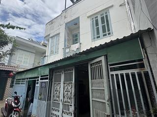 C.chủ bán nhà 2 lầu sân thượng căn gốc hẻm 1027 huỳnh tấn phát quận 7