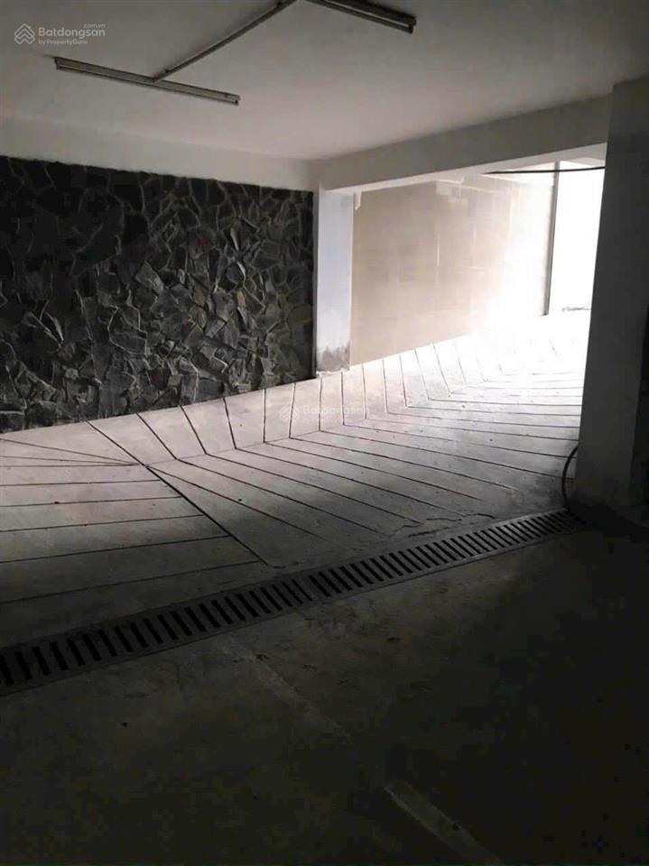 Bán tòa building mt ngay cộng hòa, p.4, tân bình, (10m x 20m), hầm + 5 tầng, hđt 120tr, giá 39 tỷ