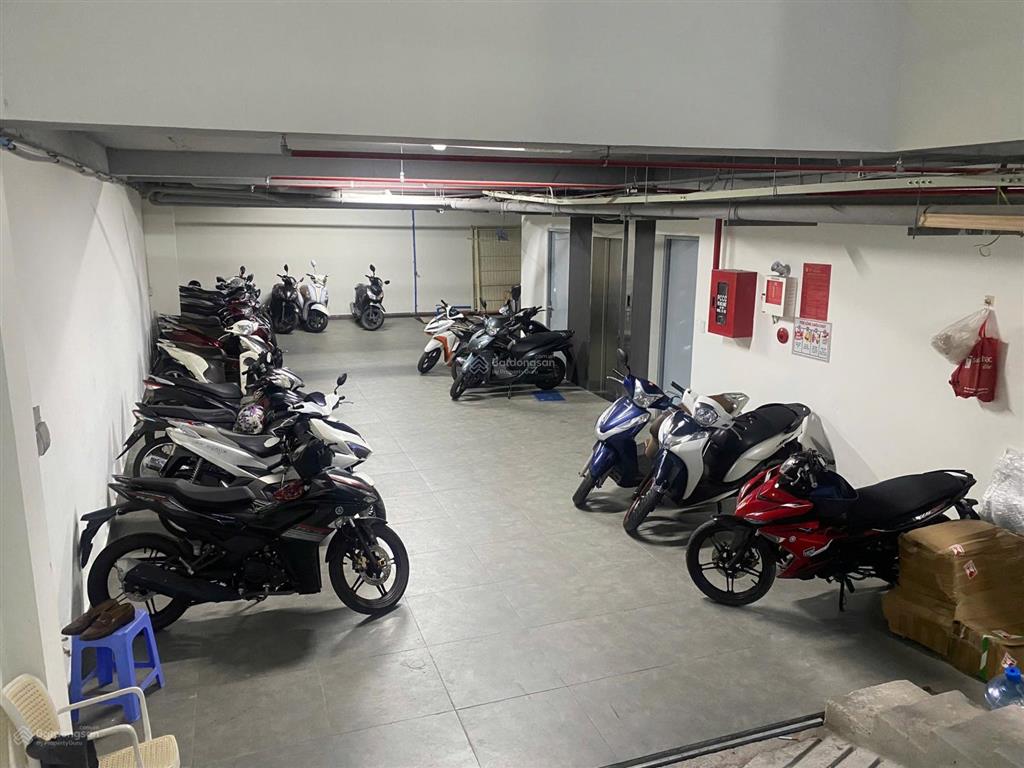 Duy nhất sân bay! toà building mt lam sơn,tân bình, (8.2x22m), hầm+6 tầng, hđt 120tr/th, giá 37 tỷ