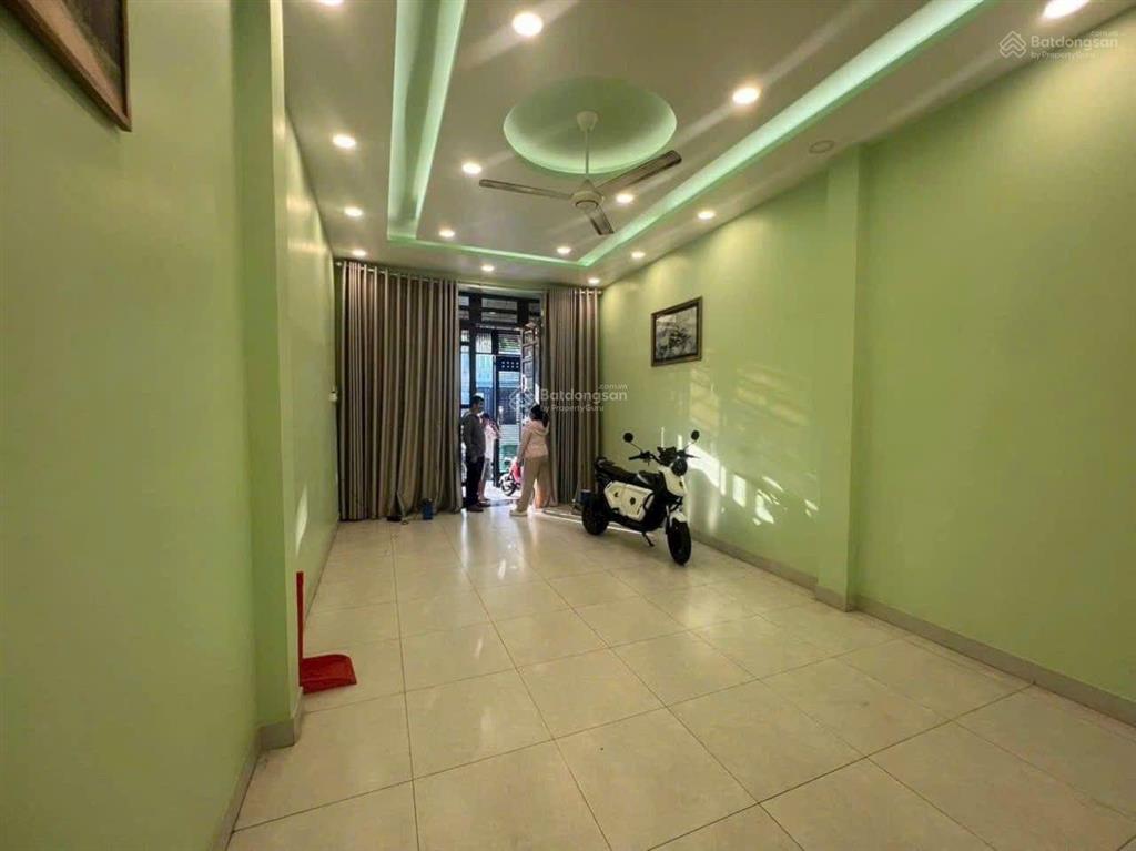 Nhà diện tích lớn 5x20m hẻm xe tải tô hiến thành  6pn 4wc sẵn máy lạnh
