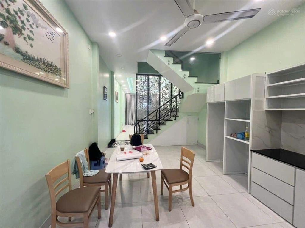 Nhà diện tích lớn 5x20m hẻm xe tải tô hiến thành  6pn 4wc sẵn máy lạnh