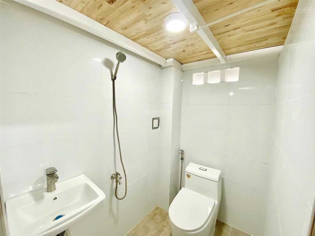 Bán chdv mới xây 350m² 62p doanh thu 280tr ngay ngã tư bốn xã 36,8 tỷ đường 8m