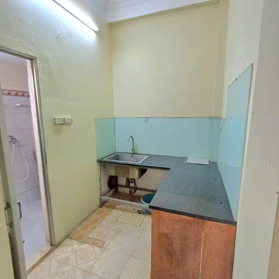 Cho thuê nhà riêng  Đường Láng - Đống Đa 35m x 3T, 3PN3VS giá 11.5tr, KD SẠCH