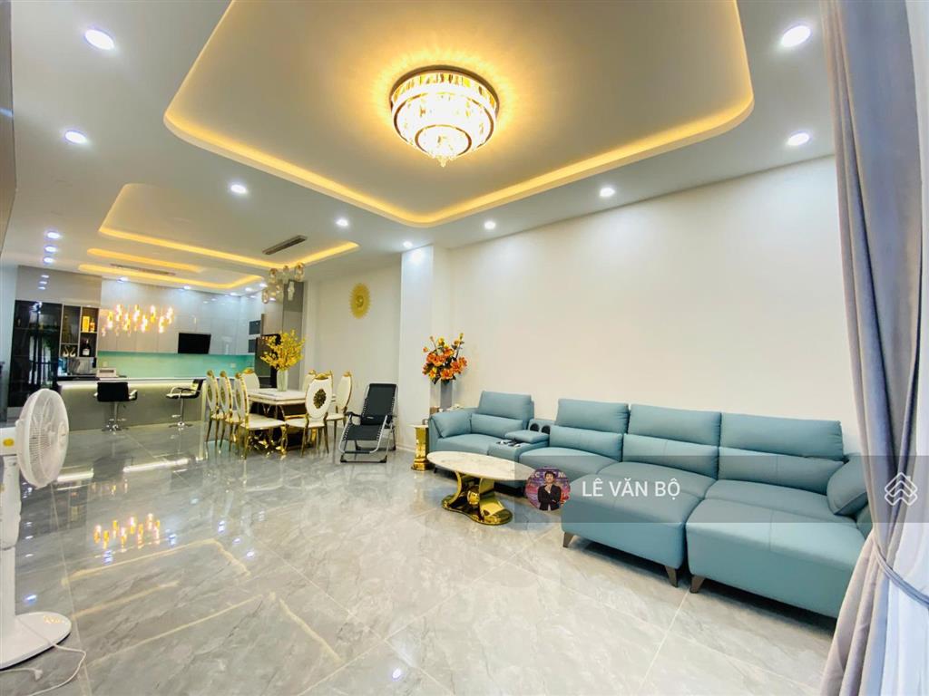 Xuất ngoại bán gấp nhà phố 8x20m tại the suite chỉ 10.45 tỷ (bao hết),full nội thất, bộ 0981 244 ***