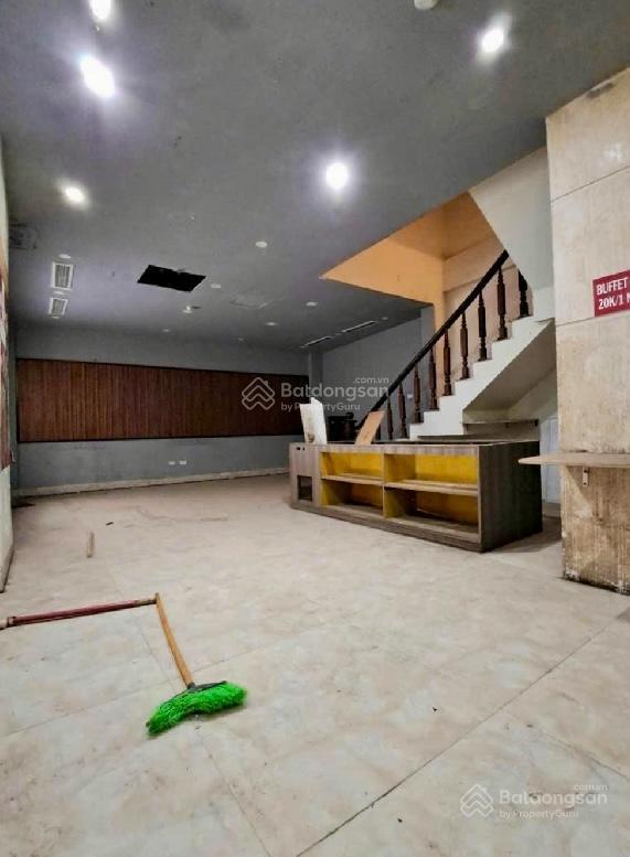 Tòa văn phòng 9 tầng lô góc mặt phố đền lừ 106m2  56 tỷ  view hồ
