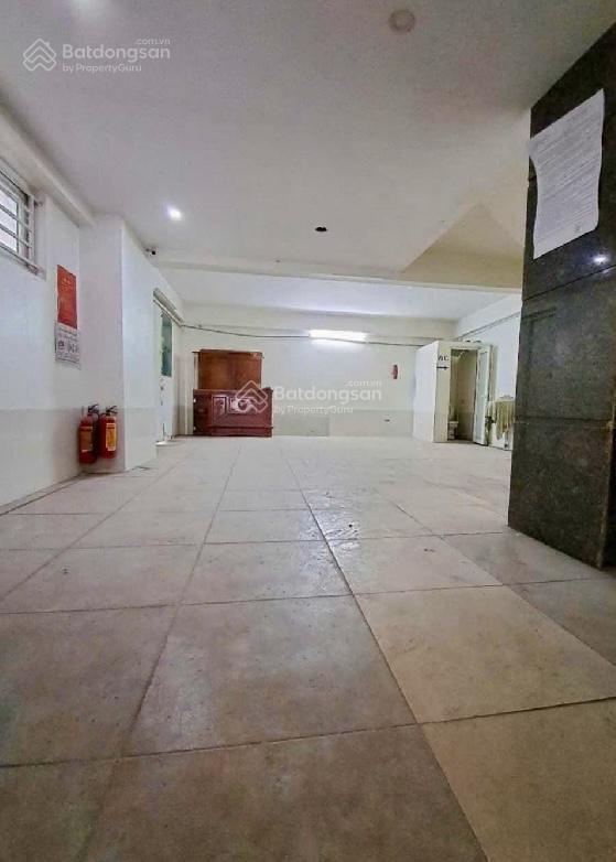Tòa văn phòng 9 tầng lô góc mặt phố đền lừ 106m2  56 tỷ  view hồ
