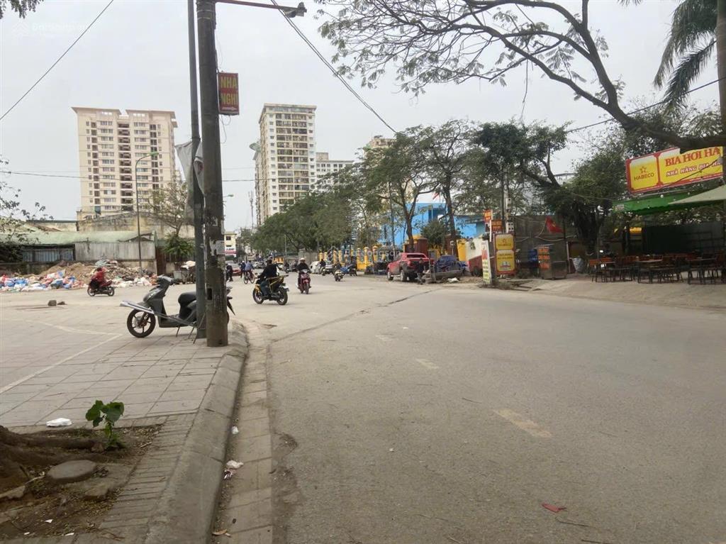 Tòa văn phòng 9 tầng lô góc mặt phố đền lừ 106m2  56 tỷ  view hồ