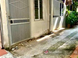 Bán nhà 4 tầng trương định 20m22 tỷba gác đỗ cửavài bước ra phố