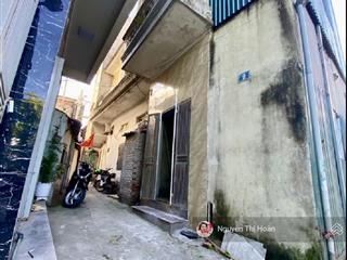 Bán nhà tân mai 30m2  1,35 tỷ  ba gác đỗ cửa  gần hồ đền lừ