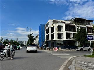 Nhà mặt phố lô góc ao sào 4 tầng 3 thoáng 200m2, giá bán 65 tỷ, phù hợp kinh doanh