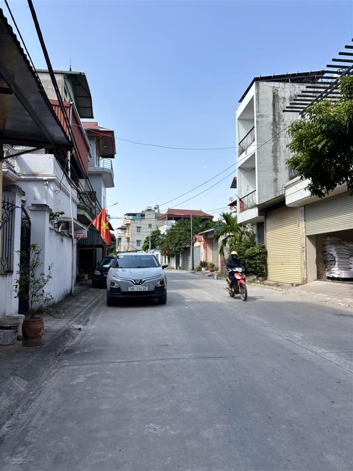 Nhà lô góc yên mỹ 104,2m2  12,5 tỷ  kinh doanh  ô tô tránh