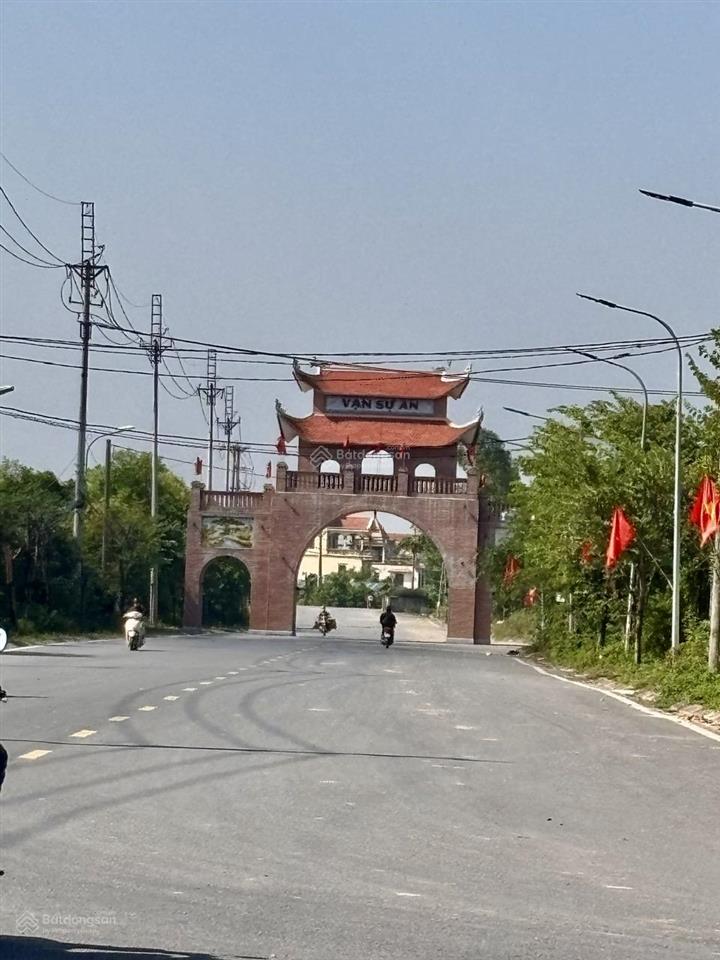 Đát yên mỹ 200m21,1 tỷô tô tải qua nhàgần hồ