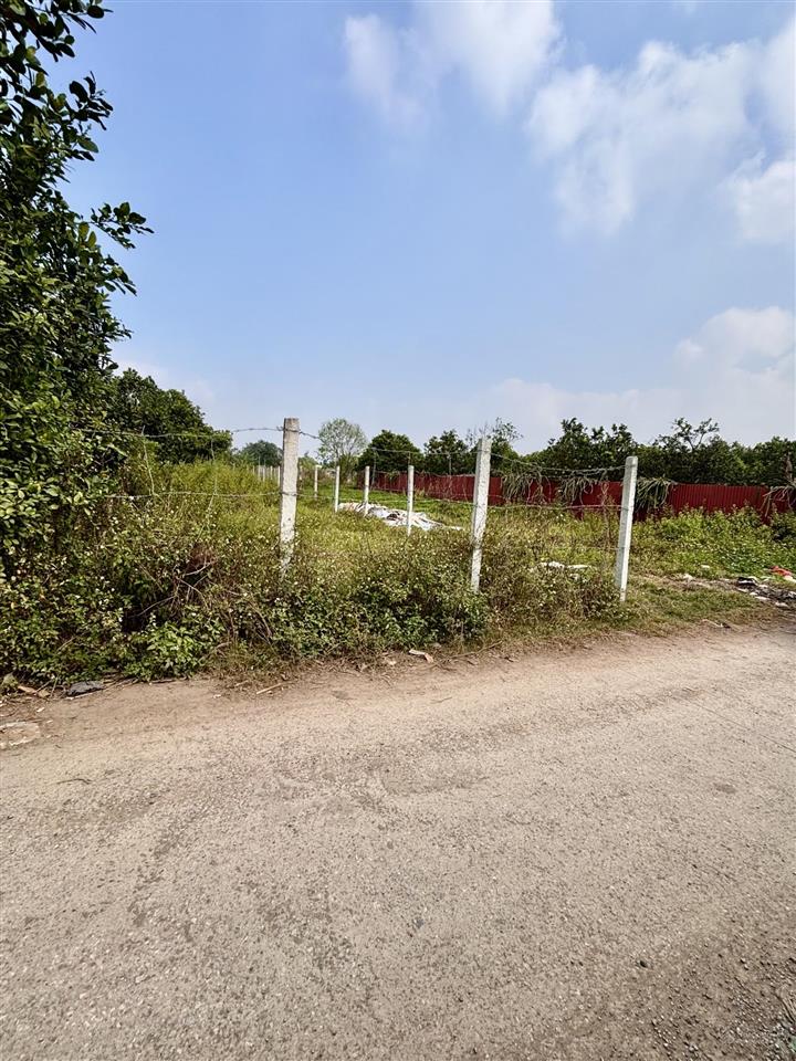 Đát yên mỹ 200m21,1 tỷô tô tải qua nhàgần hồ