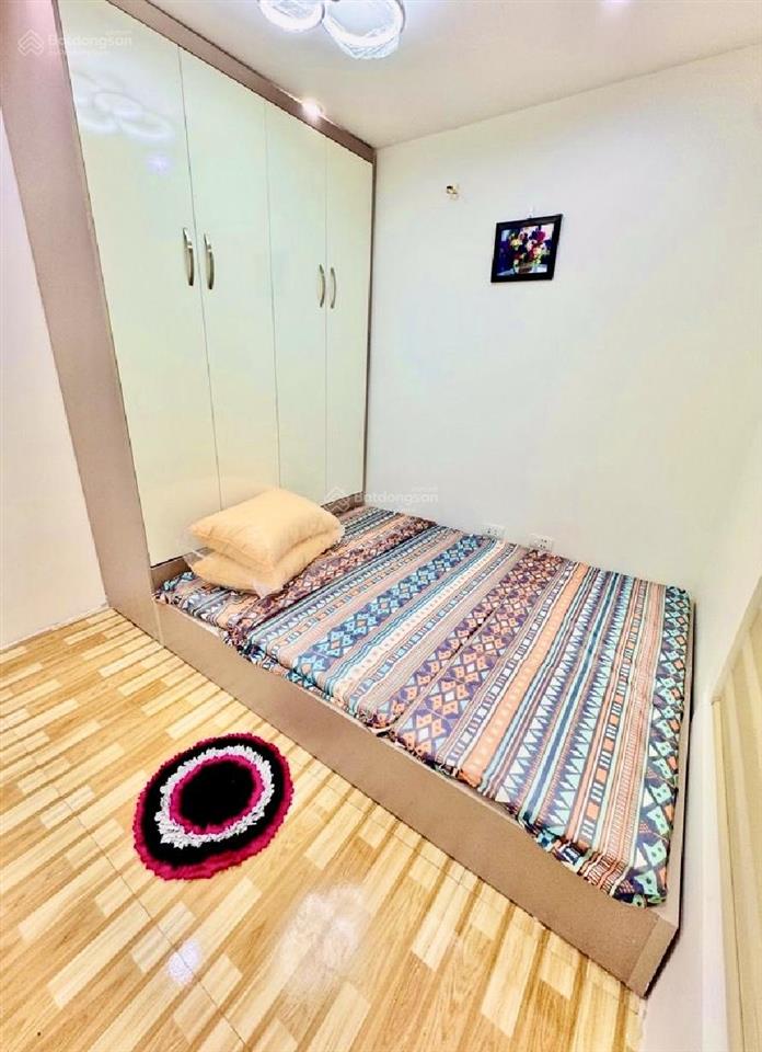 Nhà riêng tân mai 3 tầng 12m21,85 tỷô tô đỗ cổng gần phố