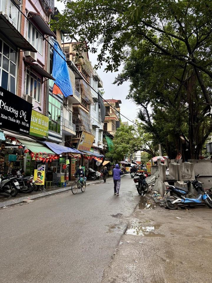 Nhà riêng tân mai 3 tầng 12m21,85 tỷô tô đỗ cổng gần phố