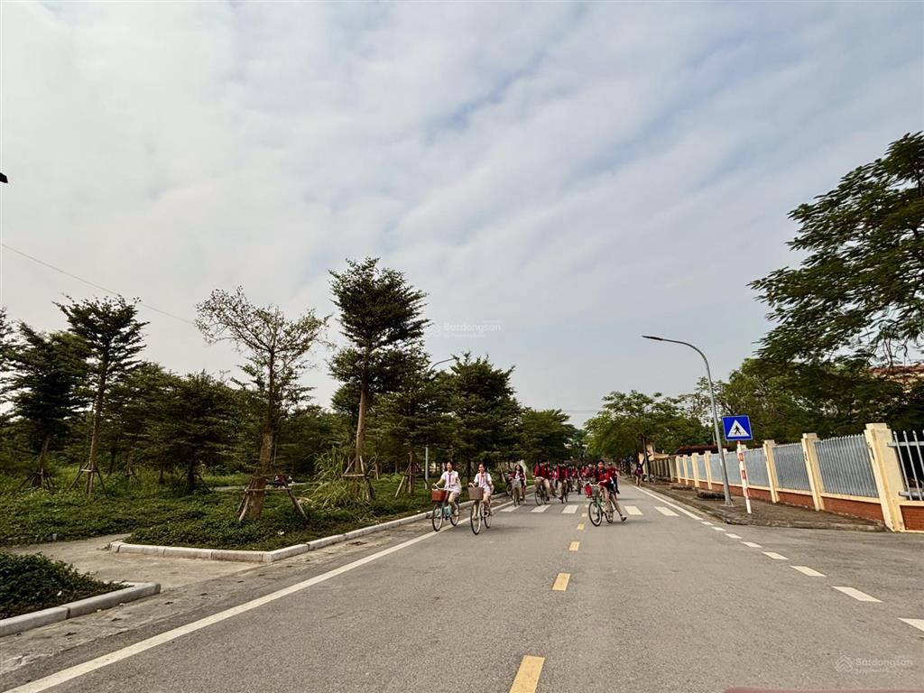 Mảnh đất đẹp yên mỹ 290m2  1,5 tỷ  ô tô đỗ cửa  gần hồ