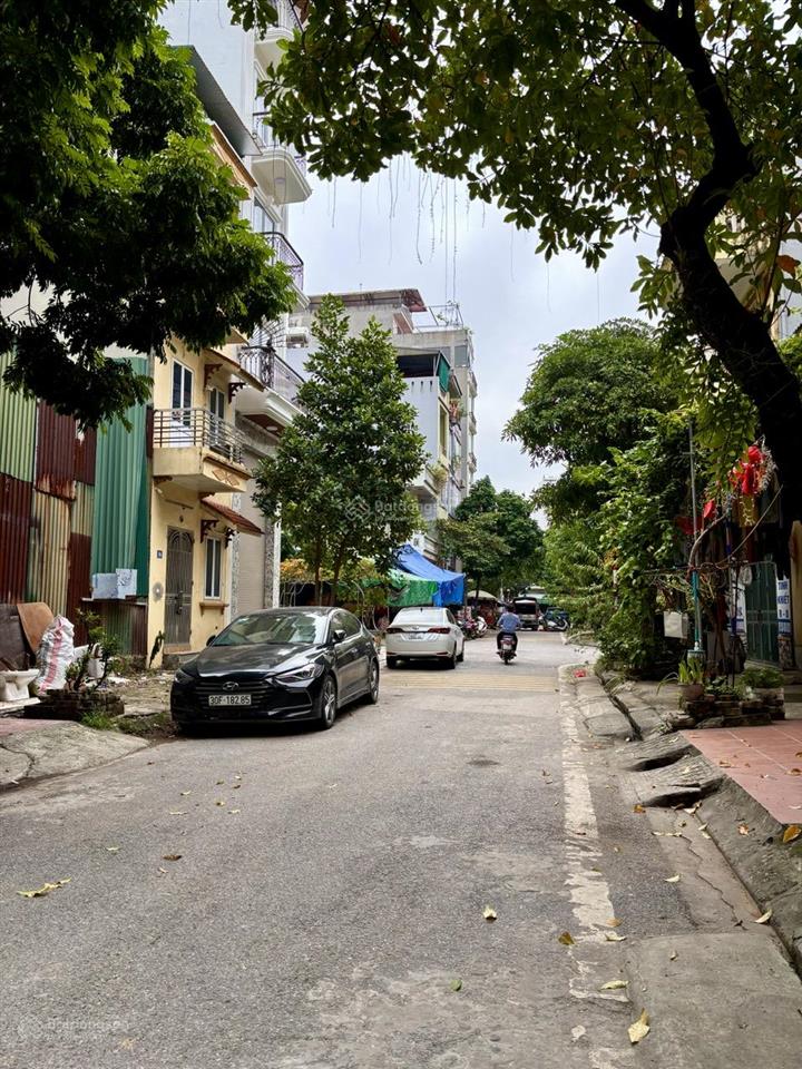 Nhà phân lô 4 tầng tam trinh 134m247 tỷ lô góc 2 mặt tiền