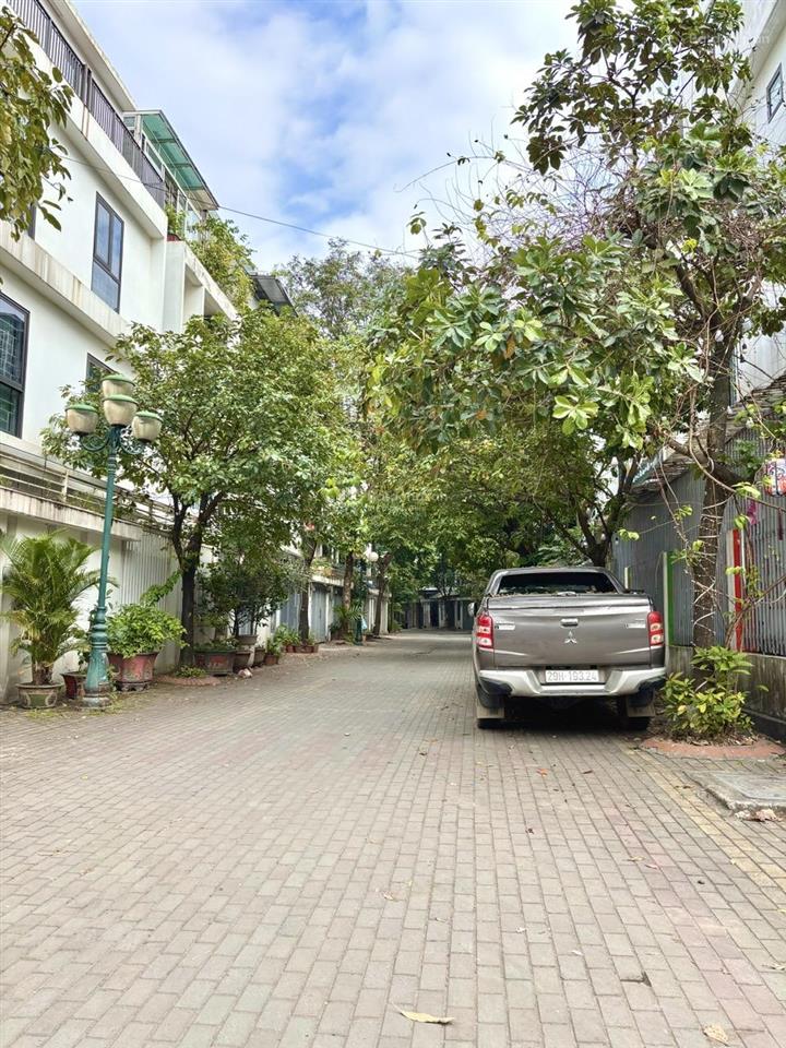 Nhà phân lô kđt ao sào, thịnh liệt 4 tầng 70m224 tỷ ô tô tránh