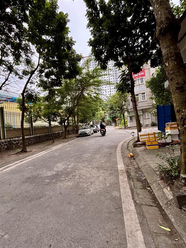 Nhà 5 tầng phân lô x2a hưng thịnh, yên sở 25m2  7,9 tỷ  ô tô tránh