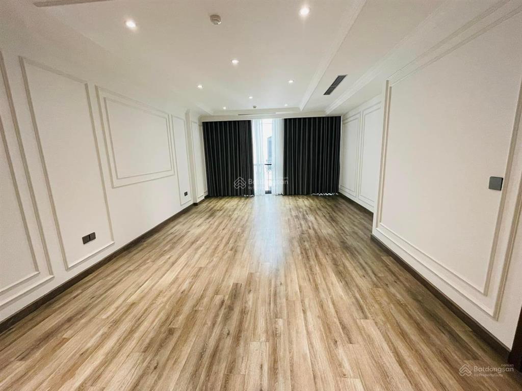 Cho thuê nhà riêng ngõ 95 hoàng cầu 100m2* 5t* mt 10m giá 27tr/th vỉa hè ô tô tránh kinh doanh