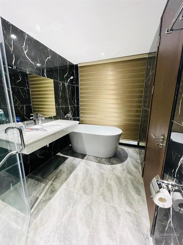 Cho thuê nhà riêng ngõ 95 hoàng cầu 100m2* 5t* mt 10m giá 27tr/th vỉa hè ô tô tránh kinh doanh