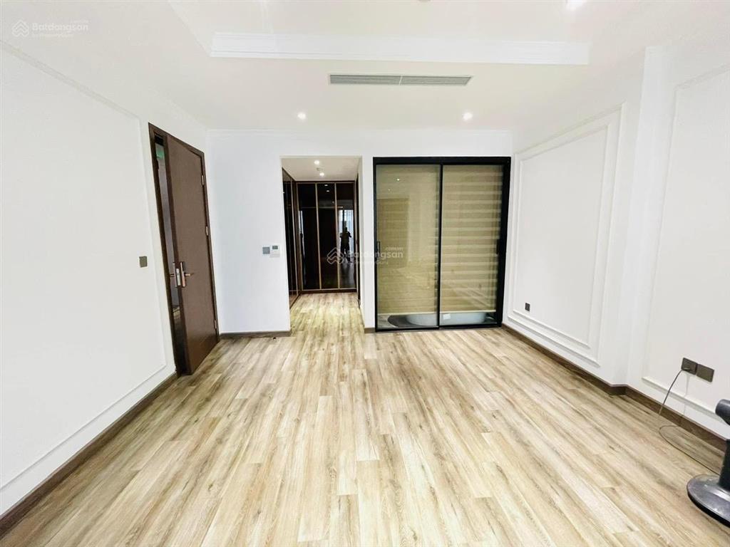 Cho thuê nhà riêng ngõ 95 hoàng cầu 100m2* 5t* mt 10m giá 27tr/th vỉa hè ô tô tránh kinh doanh