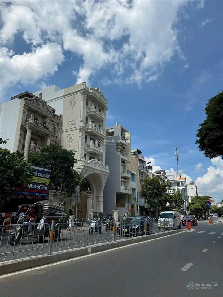 Siêu vị trí  tòa nhà góc 2mt nguyễn văn nghi đối diện chợ 7,5x23m, 4 lầu hdt 95tr/th giá 35 tỷ