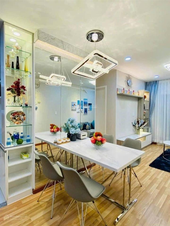 Cần bán nhanh căn hộ diamond riverside 2pn  2vs full nội thất giá tốt vị trí mặt tiền quận 8