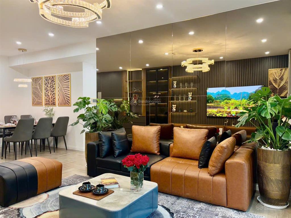 Sắp đi công tác nước ngoài, em để lại căn hộ tâm huyết cho chủ mới tại paragon. giá 7,95 tỷ 105m