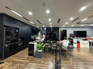 Cô lan giảng viên đh quốc gia để lại căn hộ golden land 140m. 9,3 tỷ full nội thất.  0968 501 ***