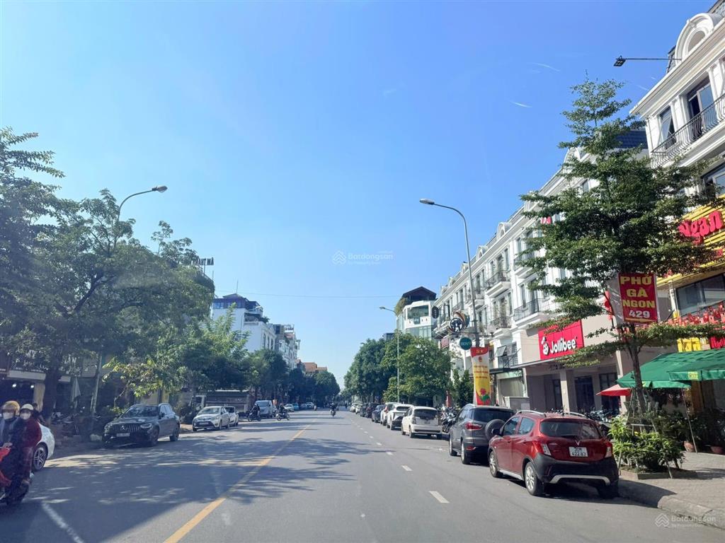 Cần bán nhà riêng diện tích 155m2 phố ngô gia tự  long biên  vị trí trung tâm phố  kinh doanh