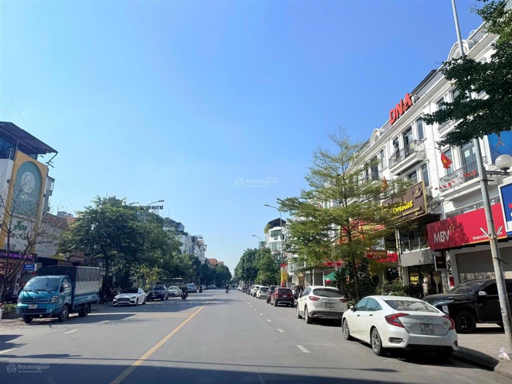Cần bán nhà riêng diện tích 155m2 phố ngô gia tự  long biên  vị trí trung tâm phố  kinh doanh