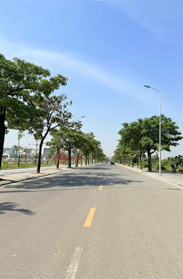 Cần bán nhà 120m2  mt 8m tại khu tái định cư đông dư  gia lâm  phân lô vỉa hè rộng ôtô tránh