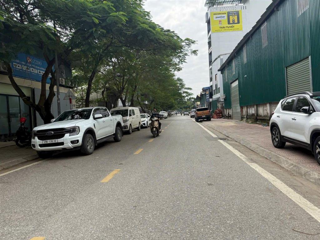 Cần bán đất phố giang biên 140m2, mặt tiền 6,6m đường ôtô thông các ngả