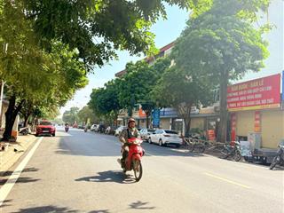 Nhà 180m2, giá 26,9 tỷ, mặt tiền 8m, phố đào xuyên  gia lâm  đường rộng 10m, kinh doanh