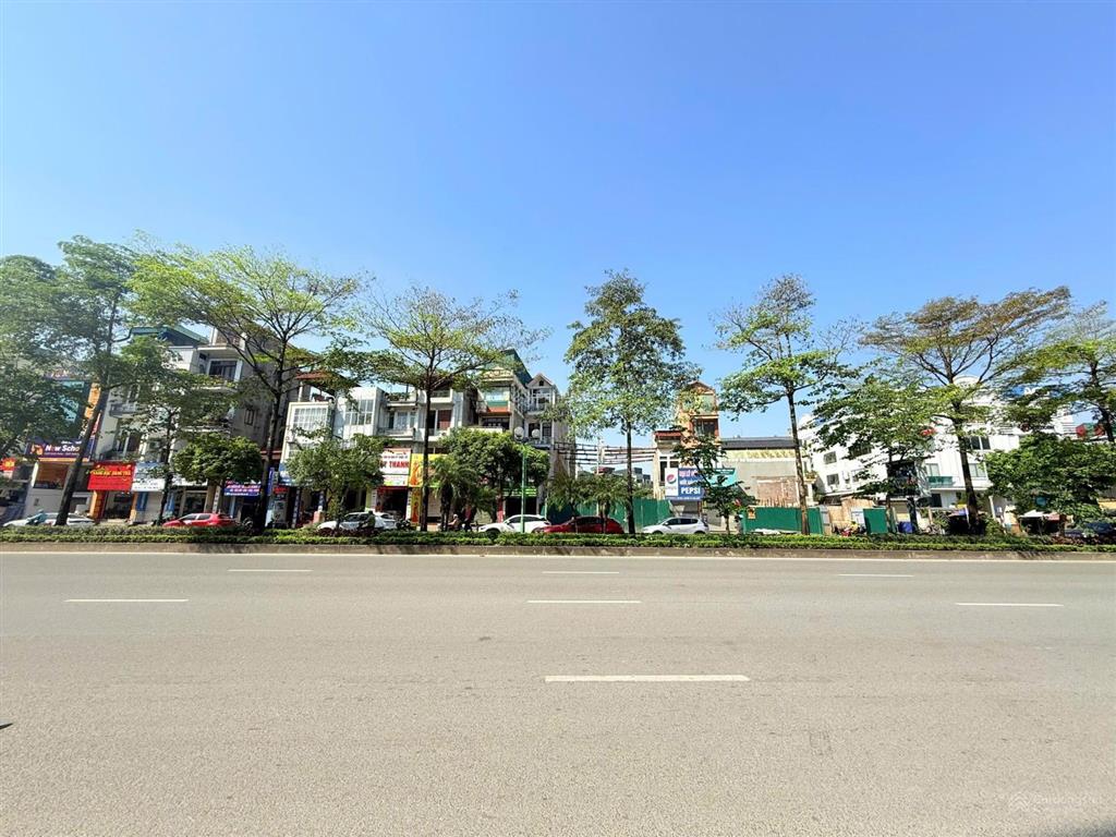 Bán 260m2 giá 135 tỷ 7 tầng, view hồ mặt phố hồng tiến  lâm hạ  đường rộng 15m + vỉa hè