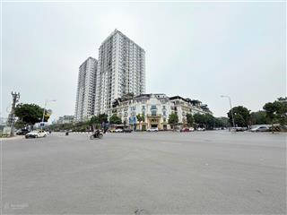 Bán nhà 703m2, giá 210 tỷ phố hồng tiến  vị trí đẹp gần ngã tư hồng tiến  nguyễn văn cừ