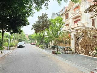 Bán biệt thự 200m2 giá 54.5 tỷ khu đô sài đồng  long biên