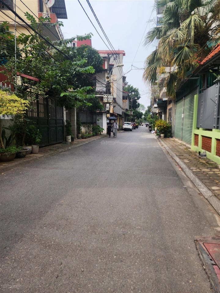 Bán lô đất 200m2, mặt hồ mt 11m giá 31.5 tỷ  view hồ điều hòa mặt tiền hơn 11m hiếm có.