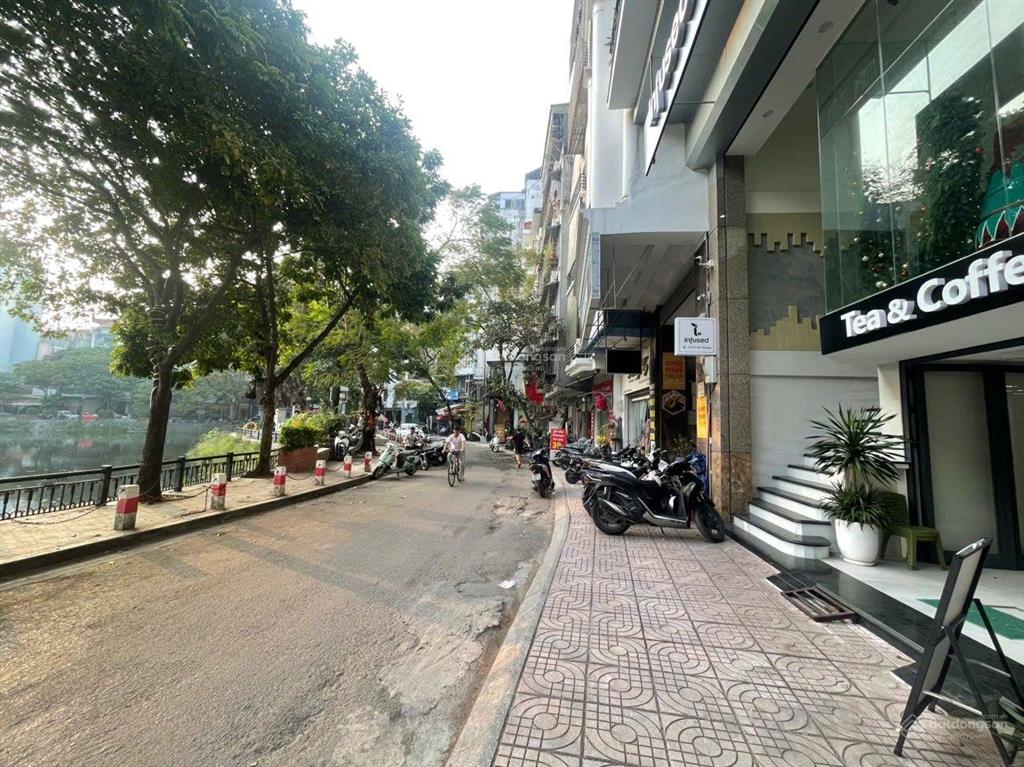 Bán lô đất 200m2, mặt hồ mt 11m giá 31.5 tỷ  view hồ điều hòa mặt tiền hơn 11m hiếm có.