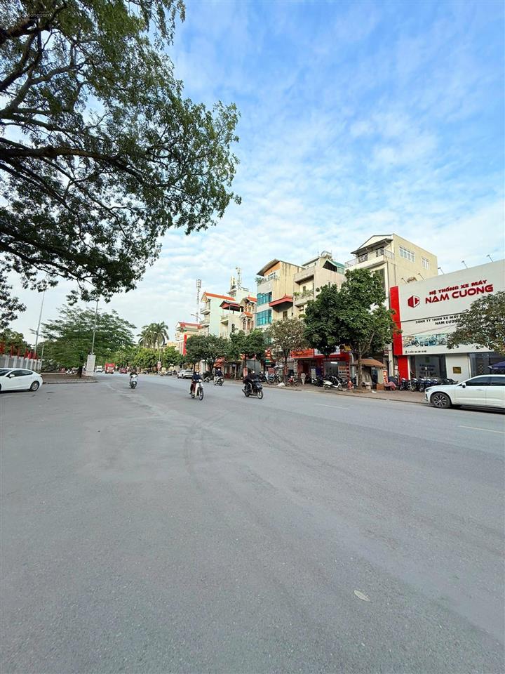 Nhà 123m2, mặt tiền 6,86m, giá 117tr/m2 cổng trường cao bá quát  hv nông nghiệp gia lâm  hà nội