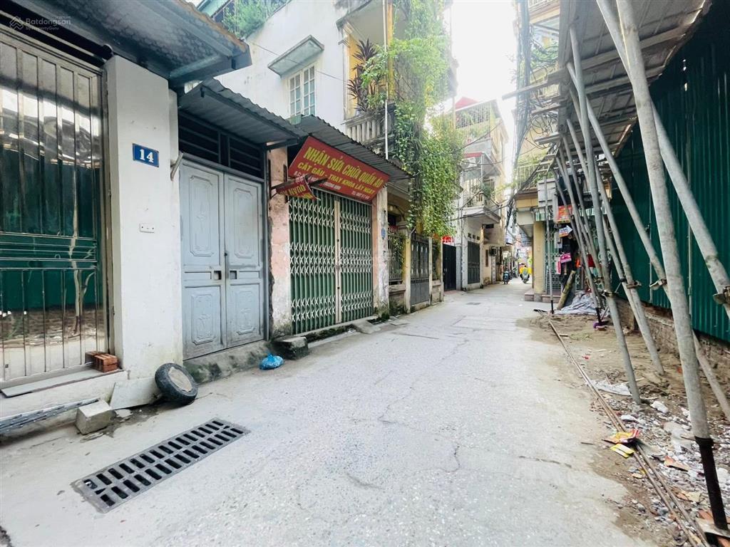 18 phòng ngủ  7 tầng thang máy  100tr/tháng  phố trương định