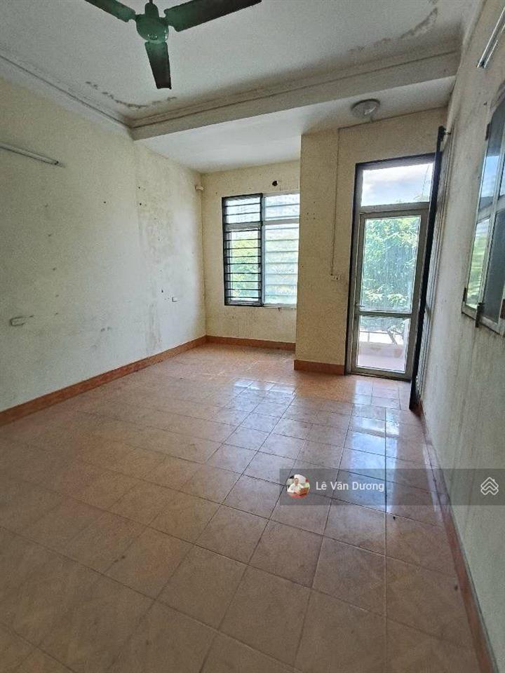 Mặt đường nguyễn phong sắc 62m 4 tầng, ô chờ thang  mặt tiền 5m  vỉa hè rộng  kinh doanh đỉnh