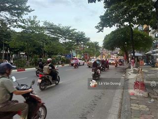 Mặt đường nguyễn phong sắc 62m 4 tầng, ô chờ thang  mặt tiền 5m  vỉa hè rộng  kinh doanh đỉnh