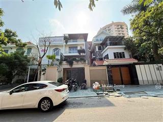 Biệt thự làng quốc tế thăng long, cầu giấy  202m mặt tiền 7.8m 4 tầng 2 mặt ô tô, vỉa hè rộng