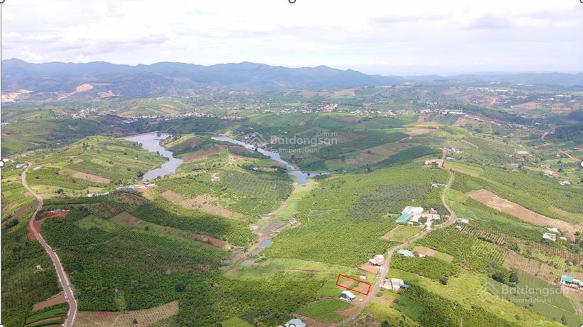 Chỉ 3,5 tỷ cho lô đất rất vuông vức mặt đường nhựa lớn, view hồ và núi rất đẹp